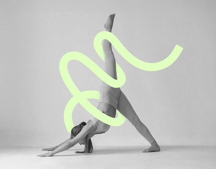 Posture de yoga en noir et blanc traversee par un fil vert anis